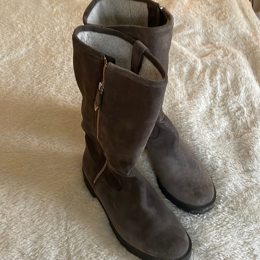 Vionic Boots - Dark gray. Size 8. Used.